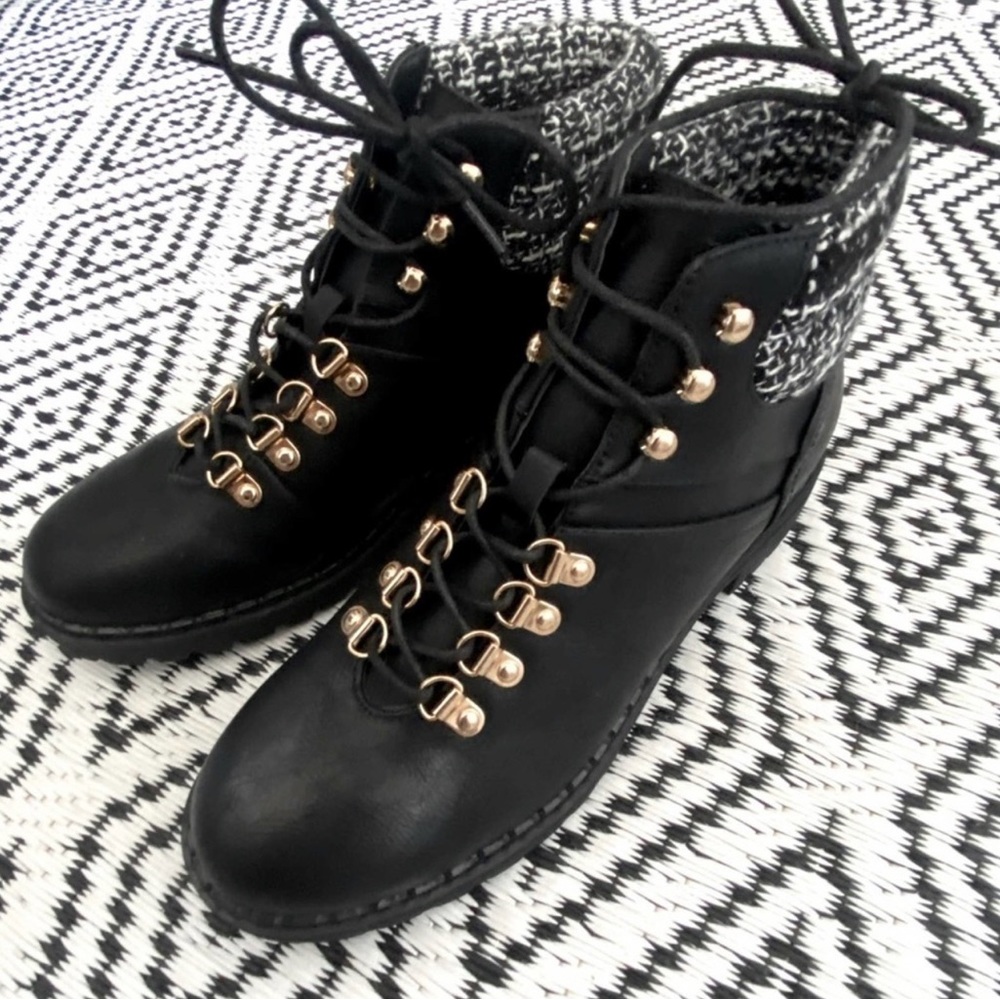 Black boots - JustFab